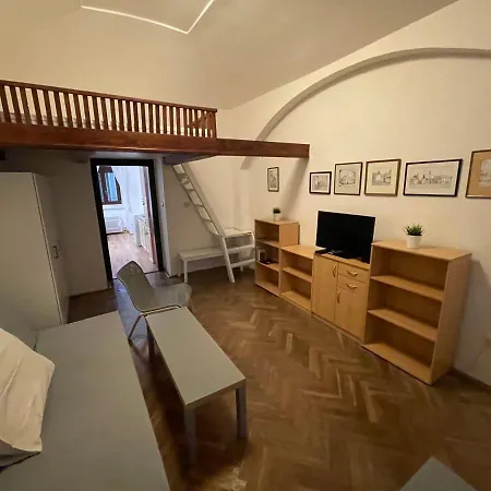 Apartment Jackie Prag